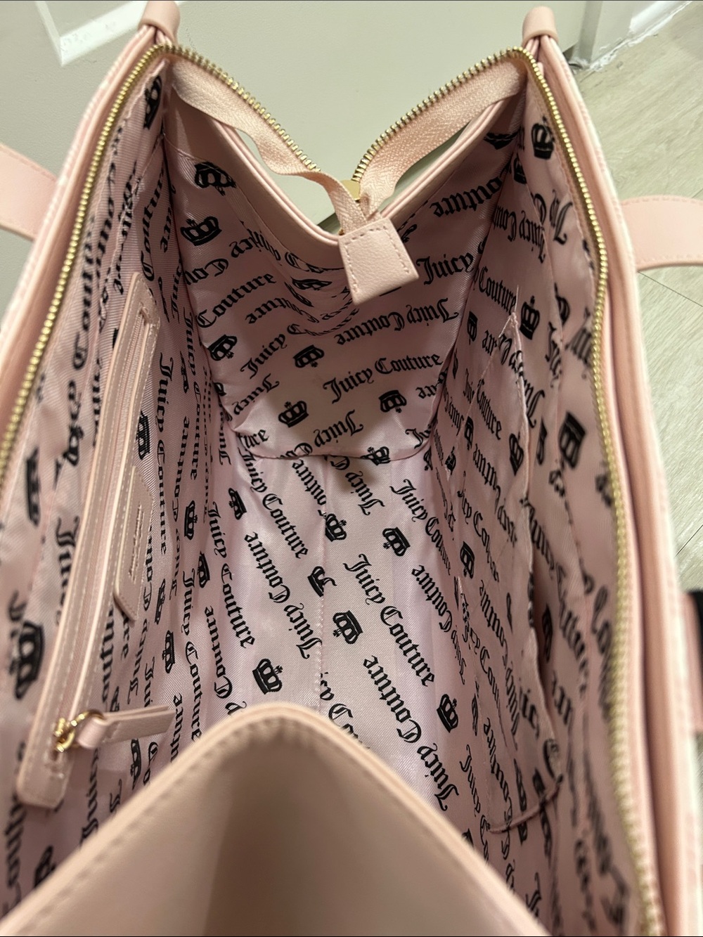 Juicy Couture Exclusive (NWT) Study In Style With Scottie Tote Bag - Picture 11 of 14